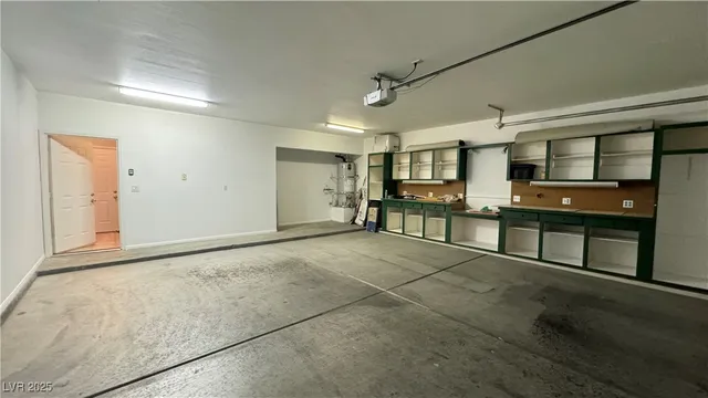 $2,095 | 8720 Red Brook Drive, Unit 202, Las Vegas, NV 89128