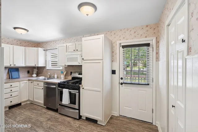 $3,000 | 6 Redwood Road, Howell, NJ 07731