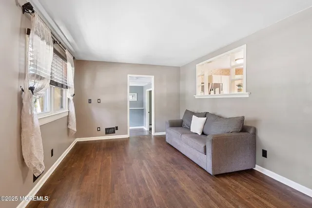 $3,000 | 6 Redwood Road, Howell, NJ 07731