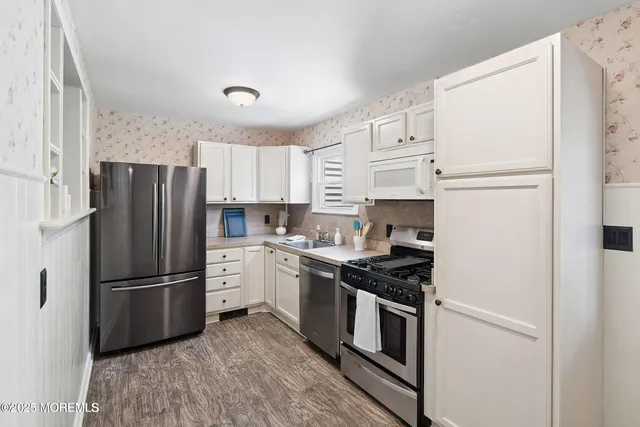 $3,000 | 6 Redwood Road, Howell, NJ 07731