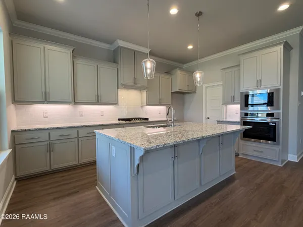$441,992 | 304 High Pt Way, Youngsville, LA 70592