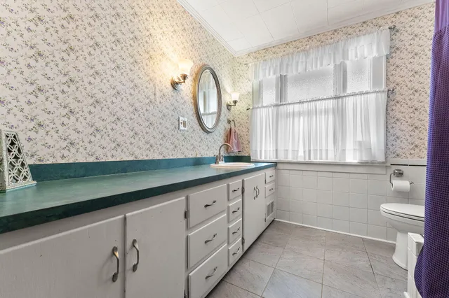 $450,000 | 158 South Greenwich Street, Valparaiso, IN 46383