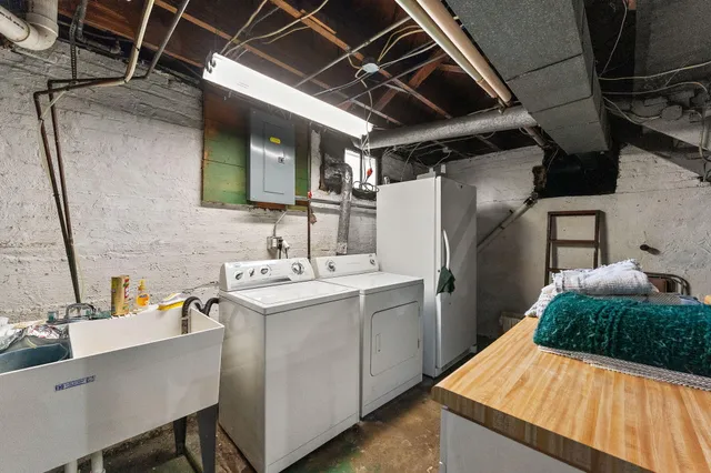 $450,000 | 158 South Greenwich Street, Valparaiso, IN 46383