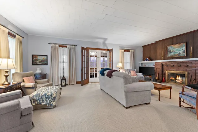 $450,000 | 158 South Greenwich Street, Valparaiso, IN 46383