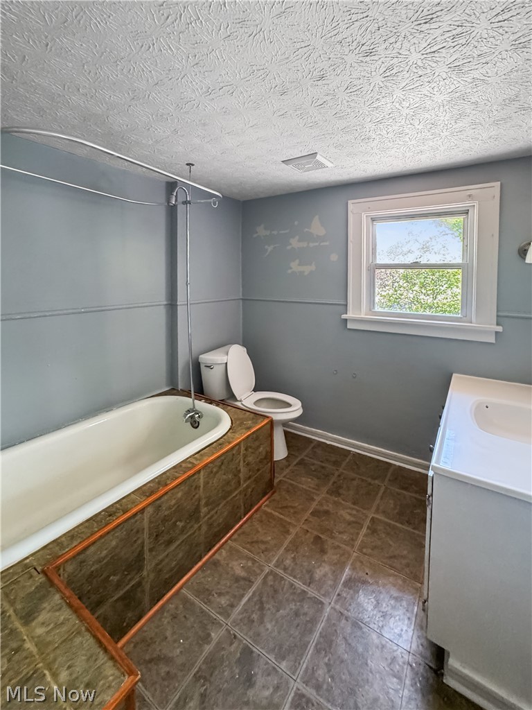 2041 13th Street Southwest Akron, OH 44314 - Photo 10 of 20