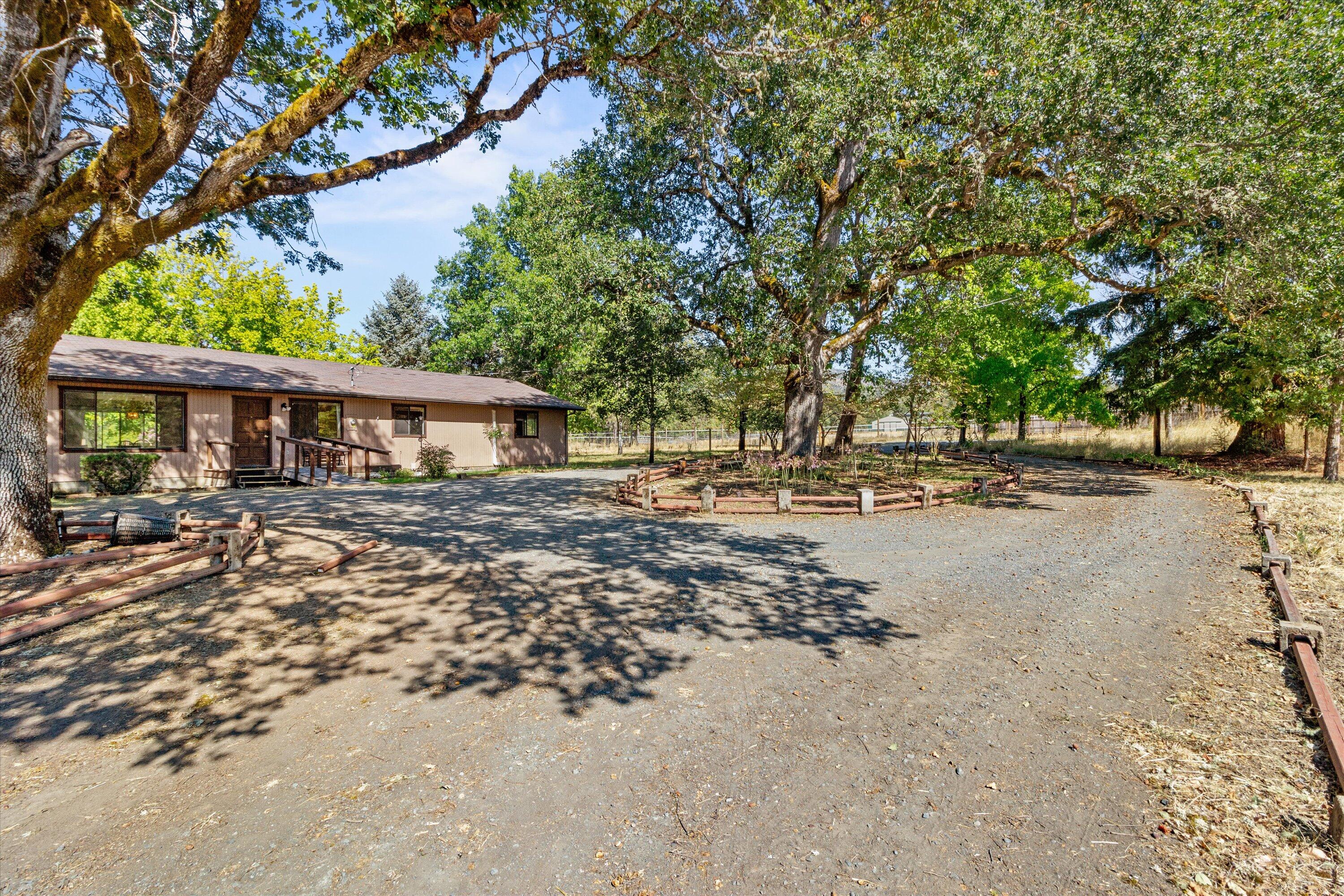 5442 Hugo Road Grants Pass, OR 97526 - Photo 5 of 41 02-5442 Hugo Rd-2