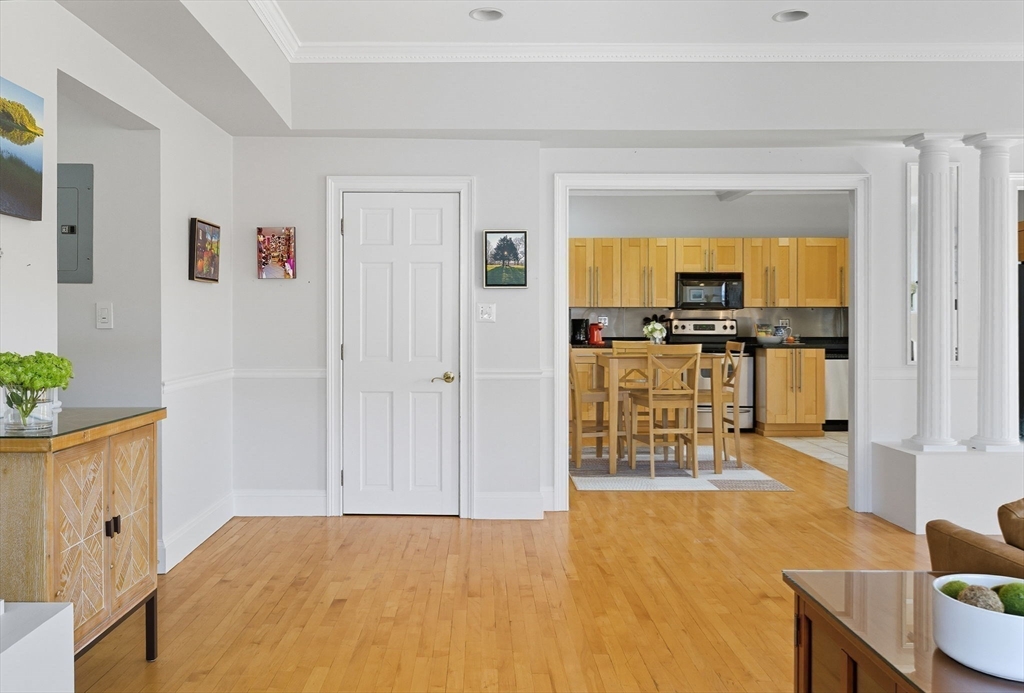 6 Cushing Street, Unit 1 Waltham, MA 02453 - Photo 11 of 42