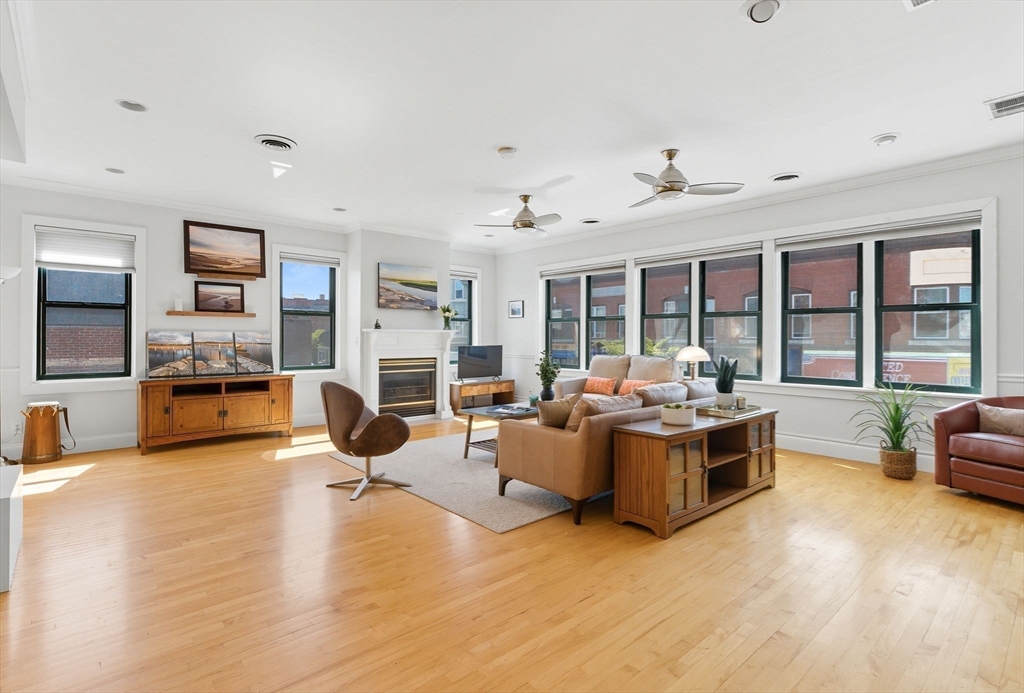 6 Cushing Street, Unit 1 Waltham, MA 02453 - Photo 5 of 42