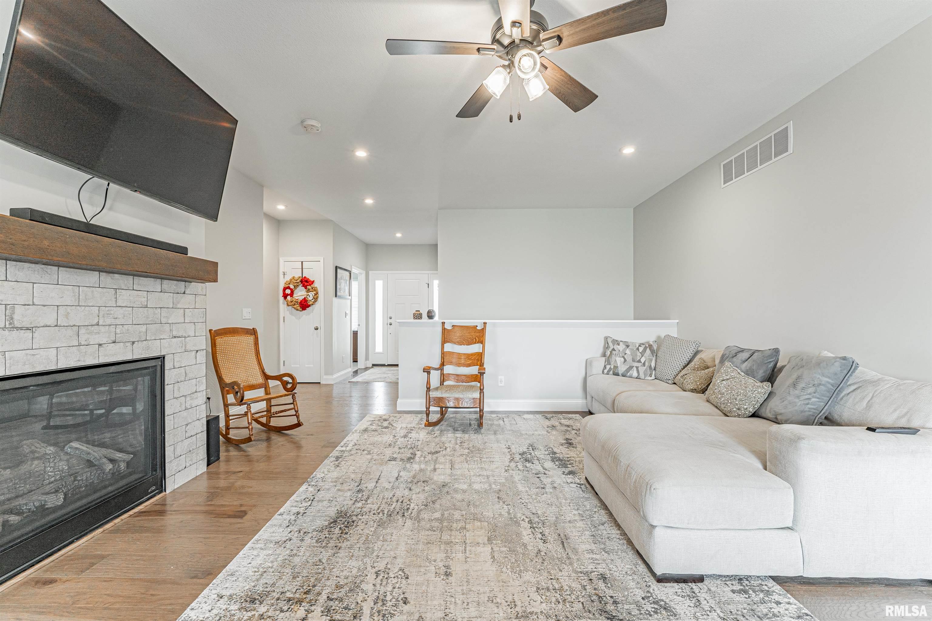 4642 Thompson Road Springfield, IL 62711 - Photo 9 of 46