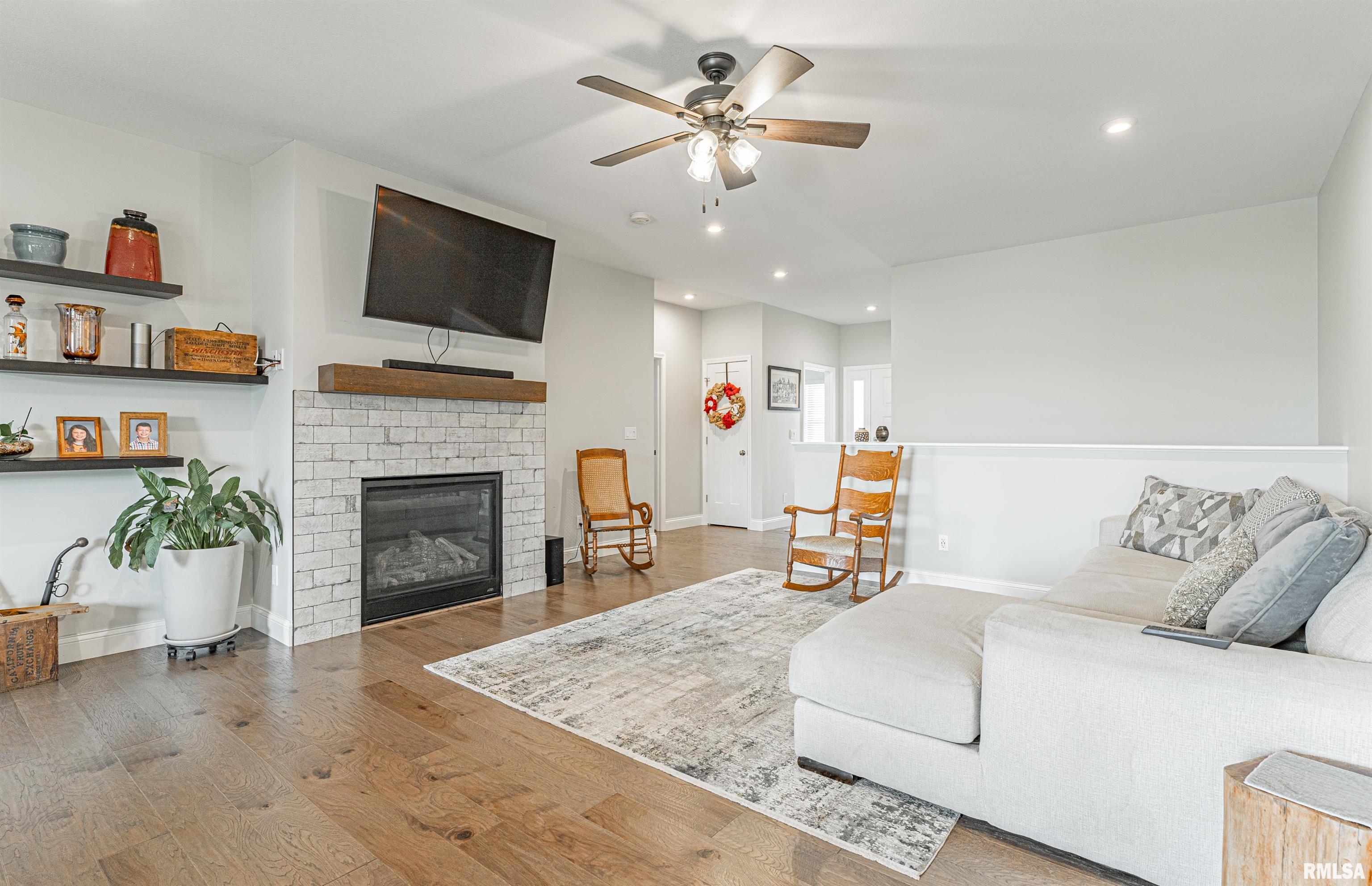 4642 Thompson Road Springfield, IL 62711 - Photo 10 of 46