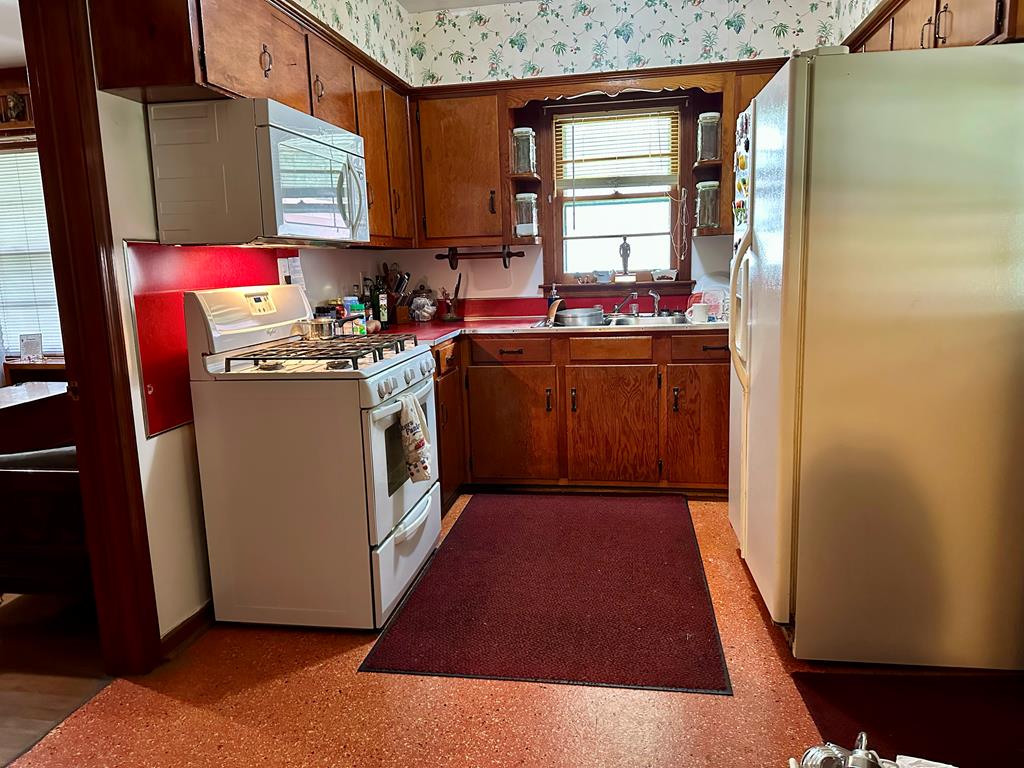 3042 Colonial Drive Columbus, GA 31903 - Photo 14 of 29 a utility room with washer and dryer