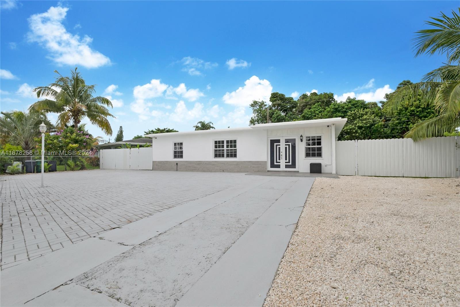 28920 Louisiana Road Homestead, FL 33033 - Photo 2 of 27 Gallery Image 2