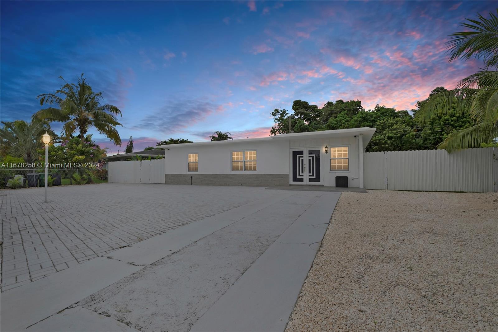28920 Louisiana Road Homestead, FL 33033 - Photo 3 of 27 Gallery Image 3