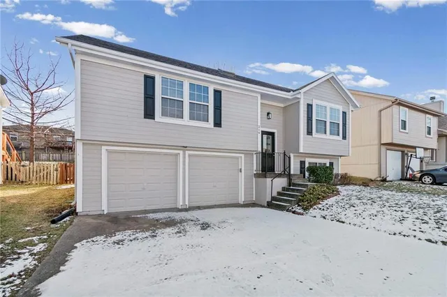 $282,000 | 219 Northwest 113 Street, Kansas City, MO 64155