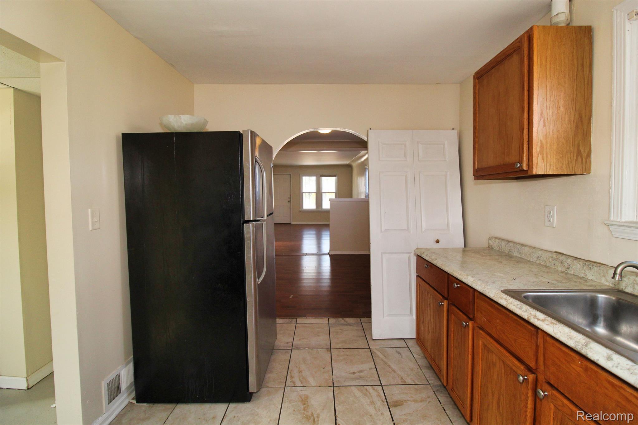 8064 Toepfer Road Warren, MI 48089 - Photo 3 of 8 Gallery Image 3