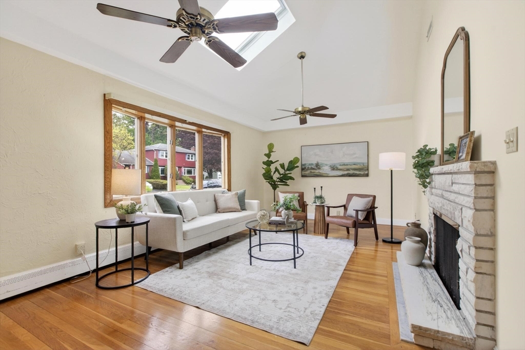 18 Williams Road Lynnfield, MA 01940 - Photo 4 of 40