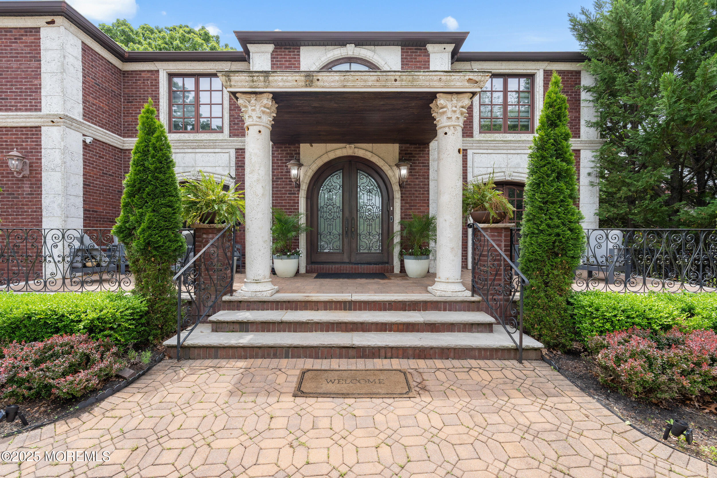 13 Valley Forge Road Eatontown, NJ 07724 - Photo 5 of 69 010