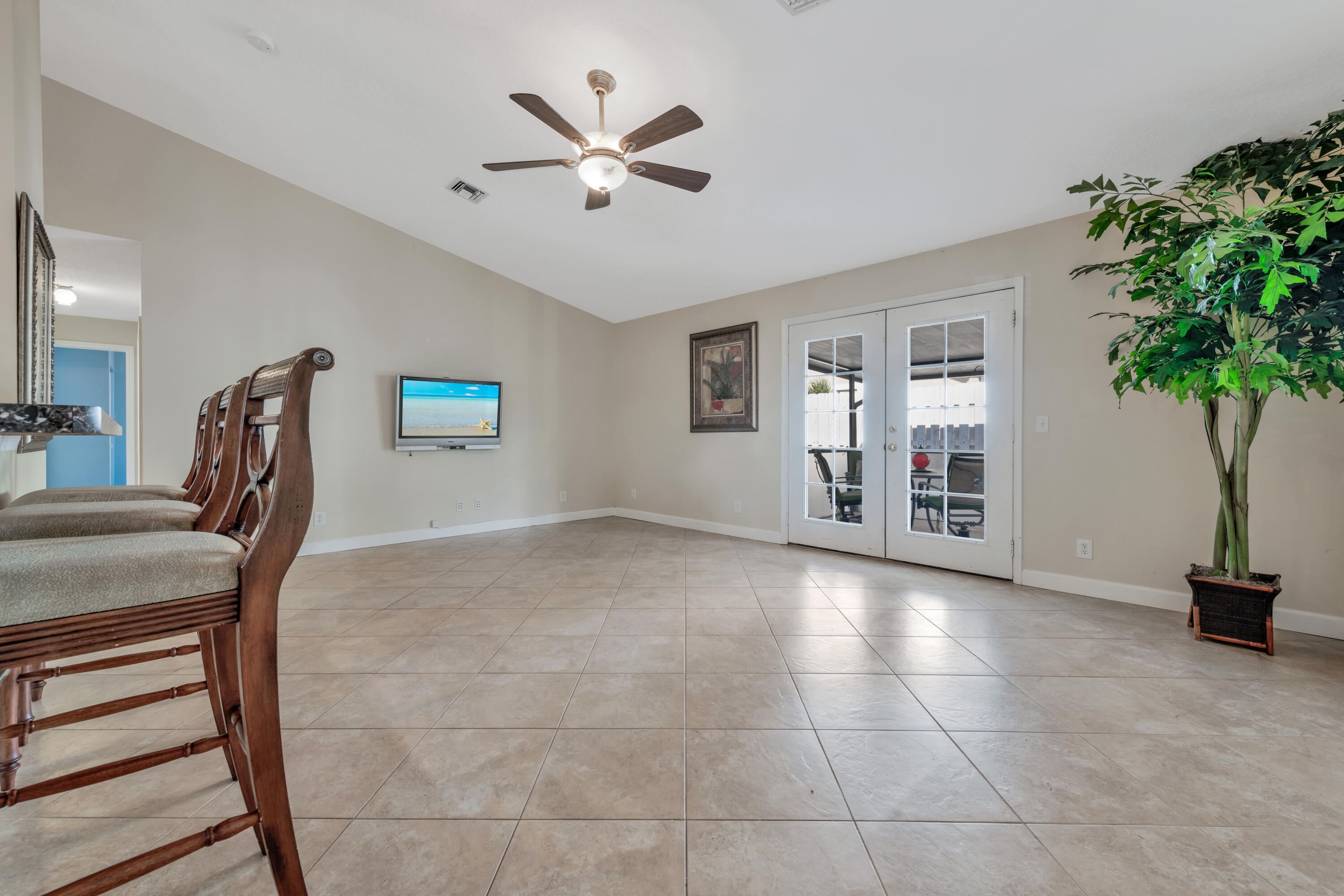 6439 Foster Street Jupiter, FL 33458 - Photo 6 of 19 6439 Foster St Jupiter FL-print-007-036-