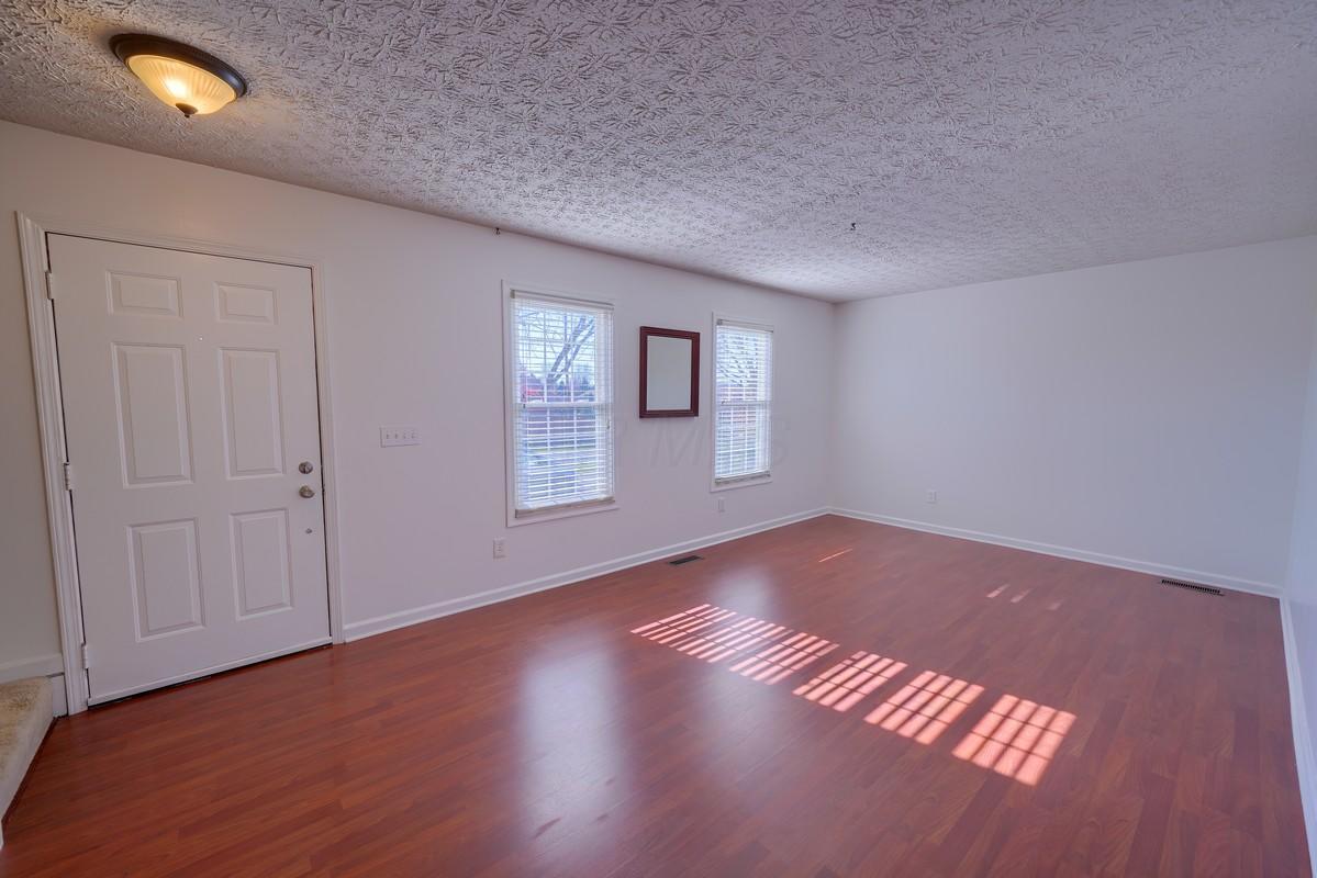 3252 West Case Road Dublin, OH 43017 - Photo 4 of 32 Gallery Image 4