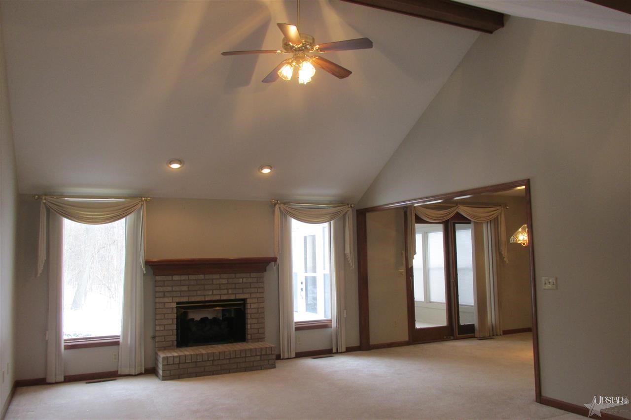 1926 Sweet Cider Road Fort Wayne, IN 46818 - Photo 2 of 22 Gallery Image 2