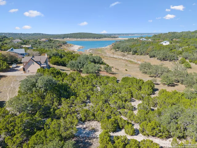 $225,000 | 1161 Post Oak Drive, Canyon Lake, TX 78133