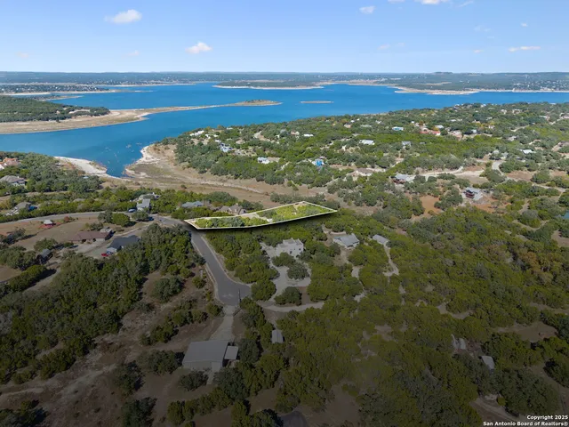 $225,000 | 1161 Post Oak Drive, Canyon Lake, TX 78133