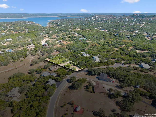 $225,000 | 1161 Post Oak Drive, Canyon Lake, TX 78133