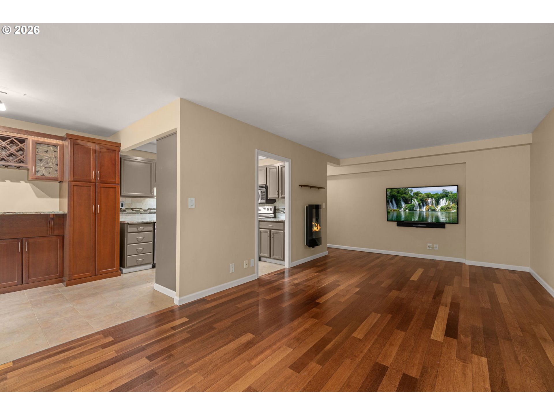 2021 Southwest Main Street, Unit 11 Portland, OR 97205 - Photo 5 of 32 Gallery Image 5