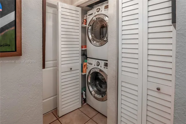 $5,000 | 1247 Washington Street, Hollywood, FL 33019