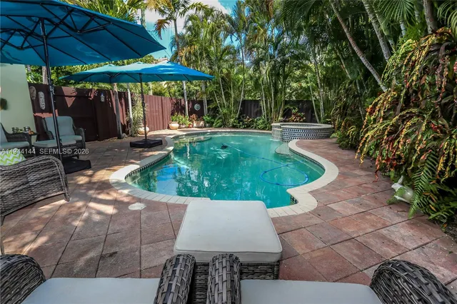 $5,000 | 1247 Washington Street, Hollywood, FL 33019