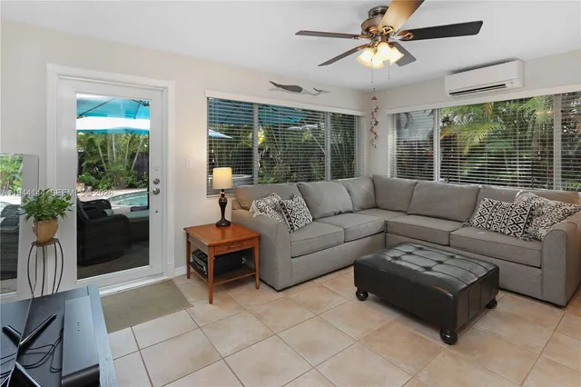 $5,000 | 1247 Washington Street, Hollywood, FL 33019