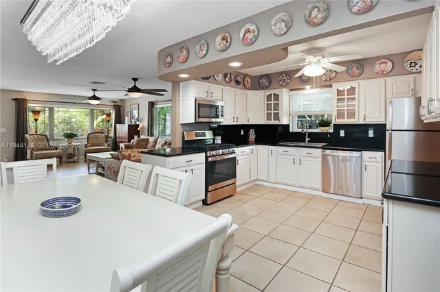 $5,000 | 1247 Washington Street, Hollywood, FL 33019