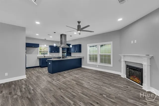 $2,300 | 2706 Hopkins Street, Savannah, GA 31405