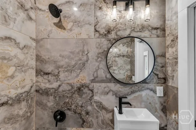 $2,300 | 2706 Hopkins Street, Savannah, GA 31405