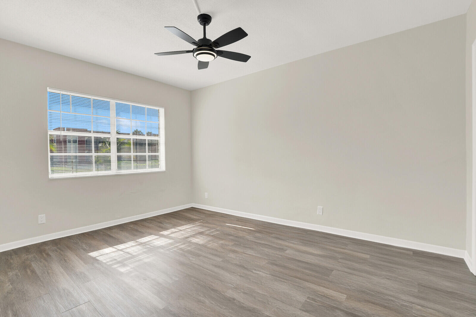 299 Southwest 7th Street, Unit 1040 Boca Raton, FL 33432 - Photo 14 of 17 Bedroom