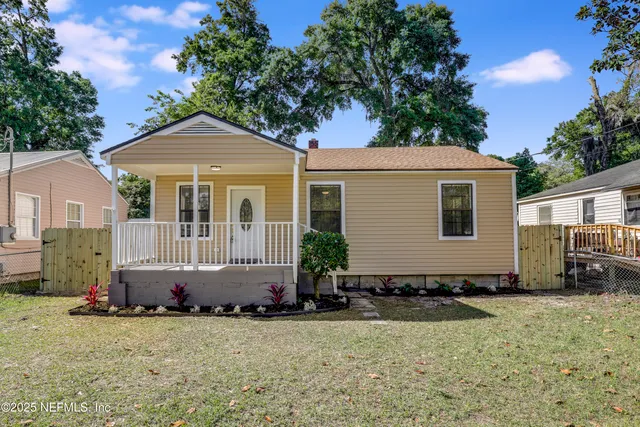 $1,600 | 5246 Sunderland Road, Jacksonville, FL 32210