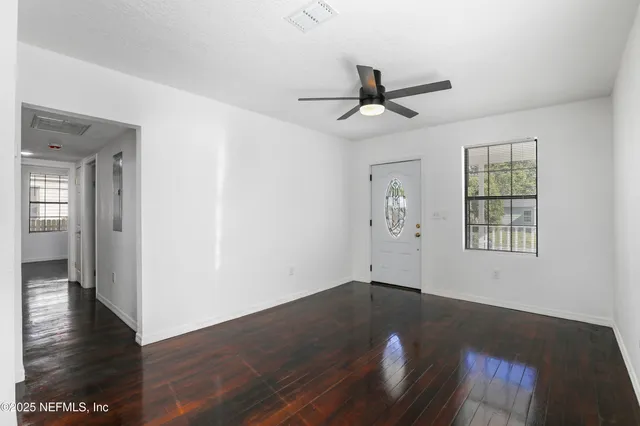 $1,600 | 5246 Sunderland Road, Jacksonville, FL 32210