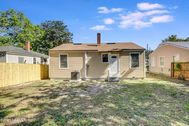 $1,600 | 5246 Sunderland Road, Jacksonville, FL 32210