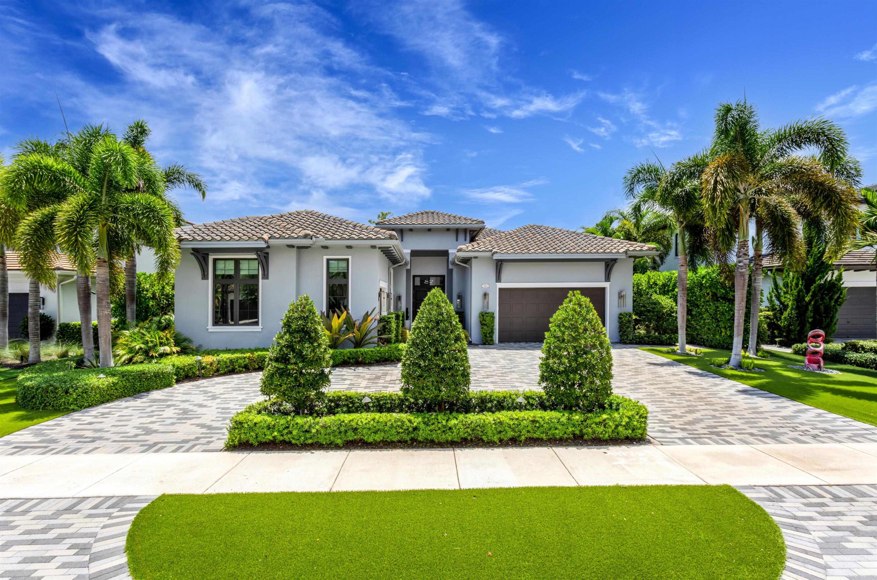 904 Northwest 2nd Street Boca Raton, FL 33486 - Photo 1 of 41 FRONT_STRAIGHT