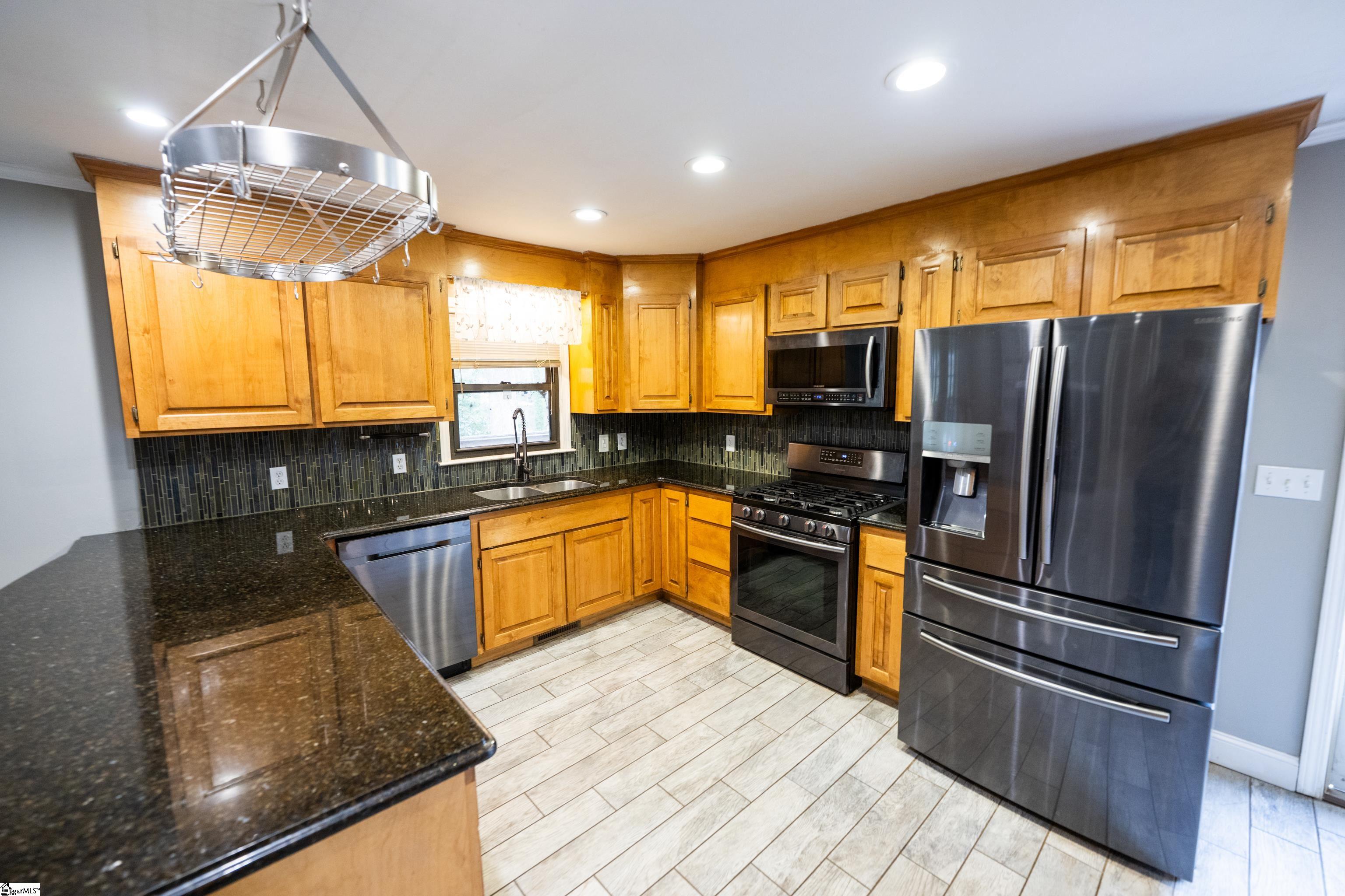 702 Central Avenue Mauldin, SC 29662 - Photo 16 of 50