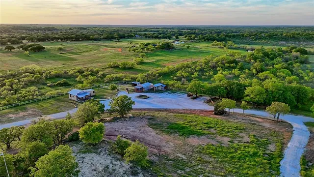 $375,000 | 4950 Highway 82, Nocona, TX 76255