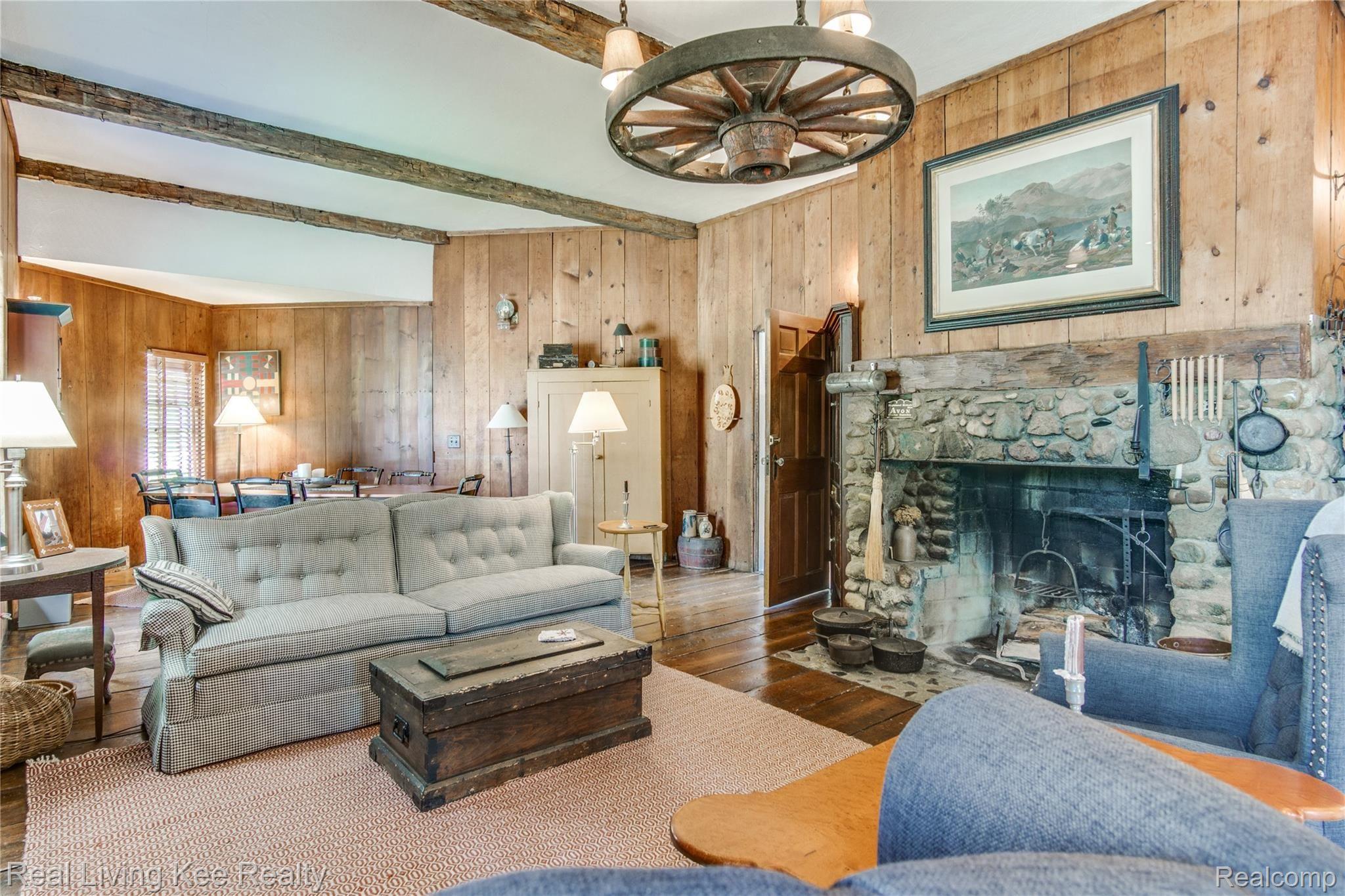 960 East Tienken Road Rochester, MI 48306 - Photo 9 of 56 Interiors 2.jpg