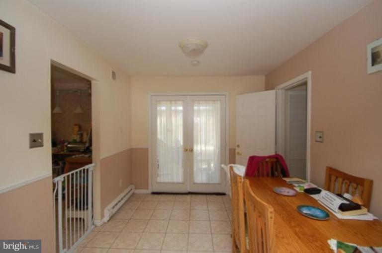300 South Johnson Road Sterling, VA 20164 - Photo 2 of 16 Dining Room