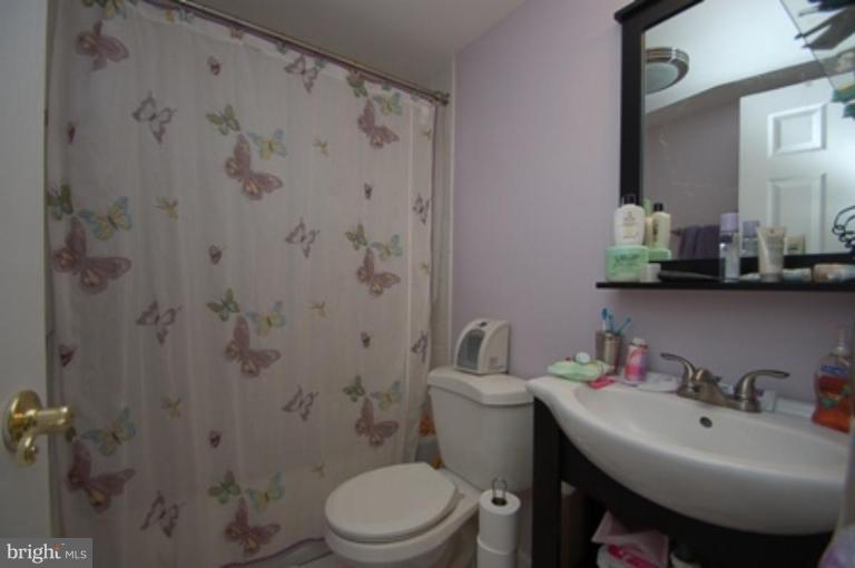 300 South Johnson Road Sterling, VA 20164 - Photo 15 of 16 Bath #1