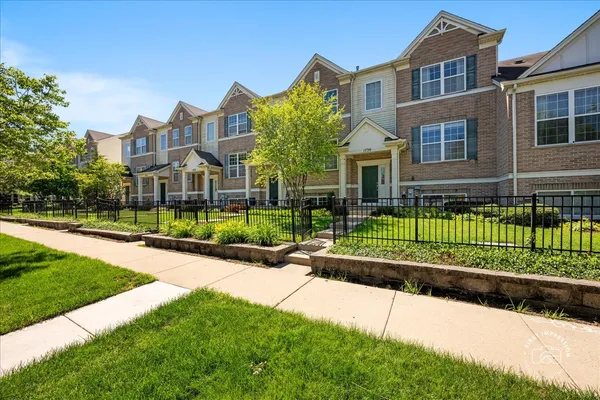 $335,200 | 1739 Maple Avenue, Hanover Park, IL 60133
