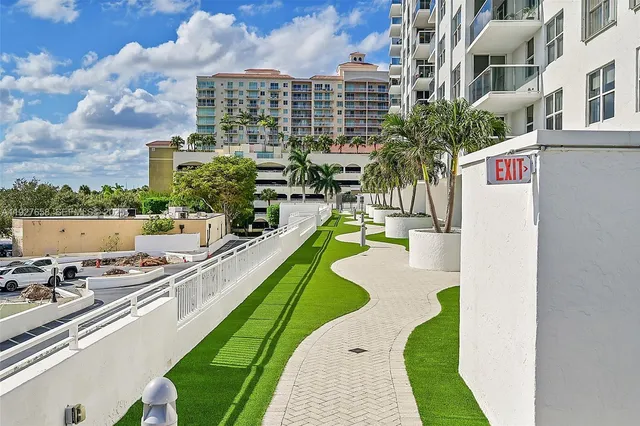$3,500 | 3015 North Ocean Boulevard, Unit 19H, Fort Lauderdale, FL 33308