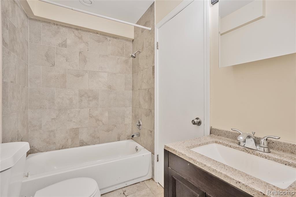 29982 Hazelwood Street Inkster, MI 48141 - Photo 8 of 19