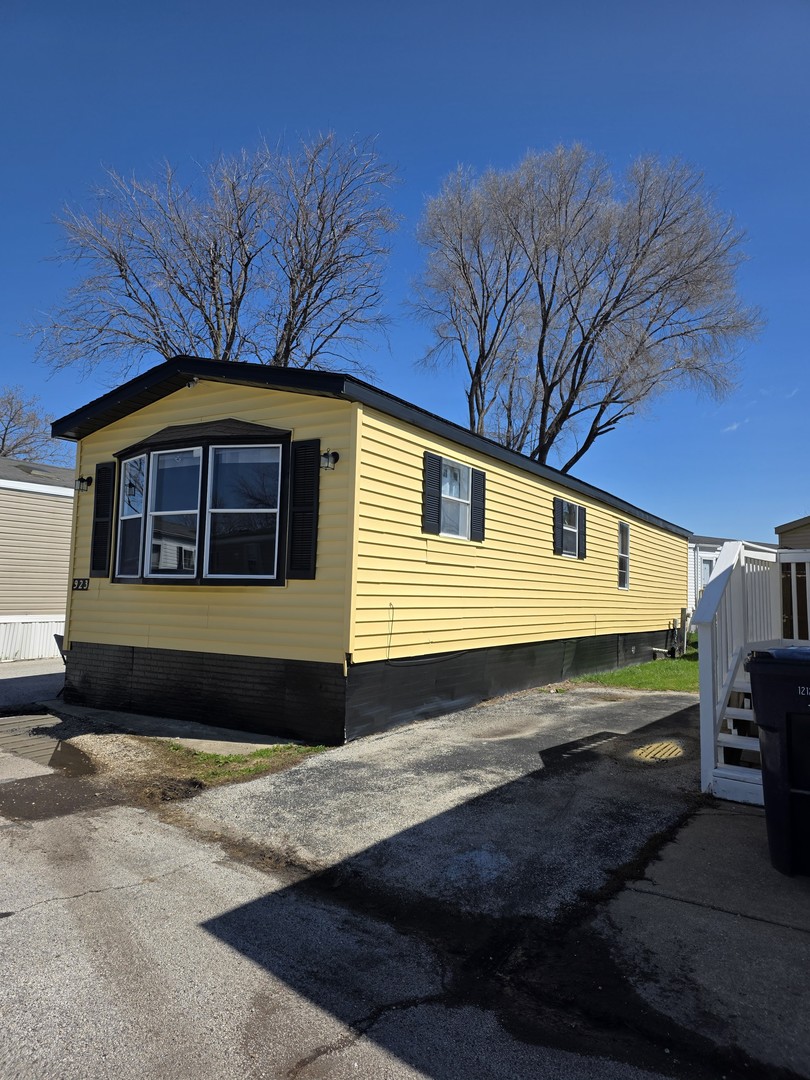 8800 South Harlem Avenue, Unit 923 Bridgeview, IL 60455 - Photo 1 of 13