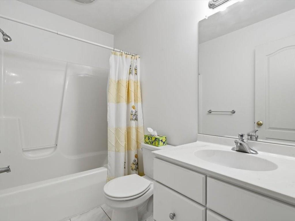 2003 Ridge Road McKeesport, PA 15135 - Photo 29 of 50 Bathroom