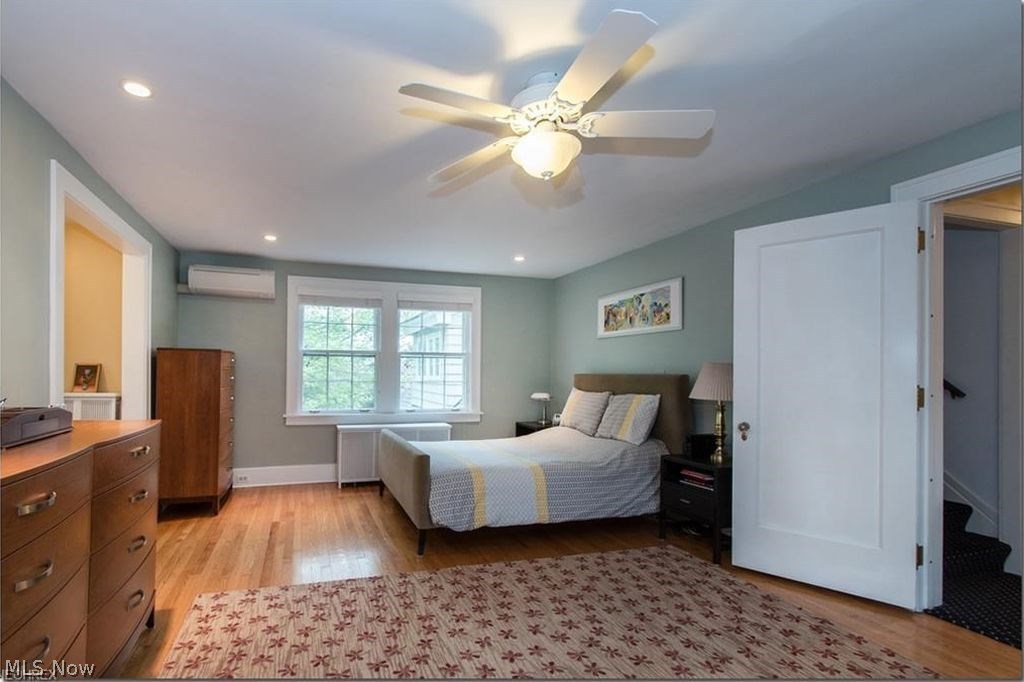 2894 Fontenay Road Cleveland, OH 44120 - Photo 18 of 34 Gallery Image 18